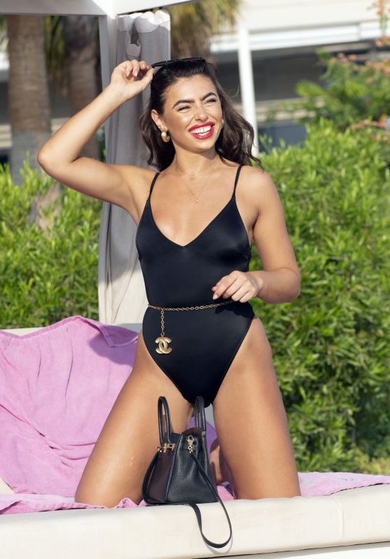 Francesca Allen in Swimsuit - Vacationing in Dubai 11/24/2019