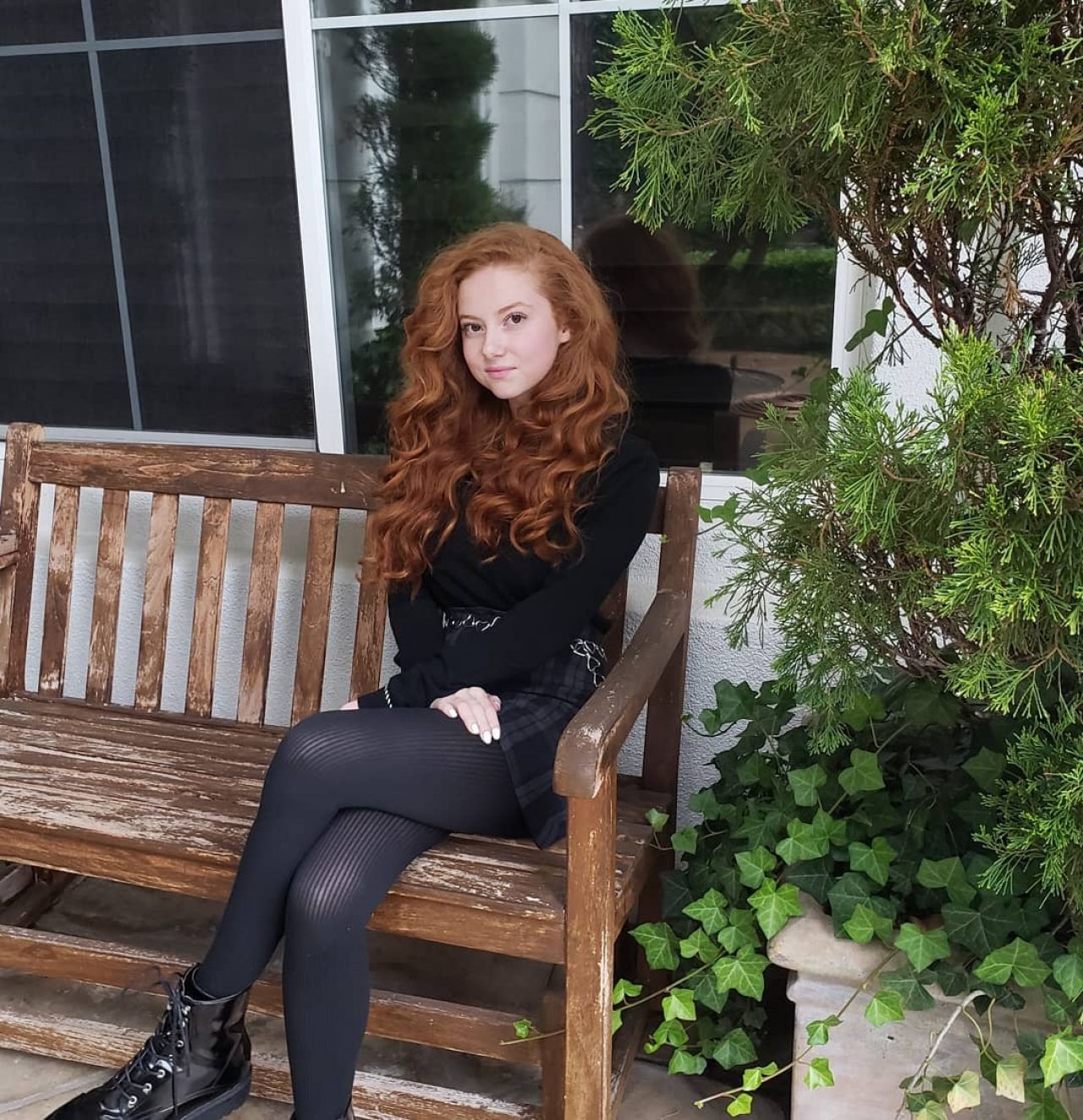 Francesca Capaldi – Social Media 11/29/2019 • CelebMafia