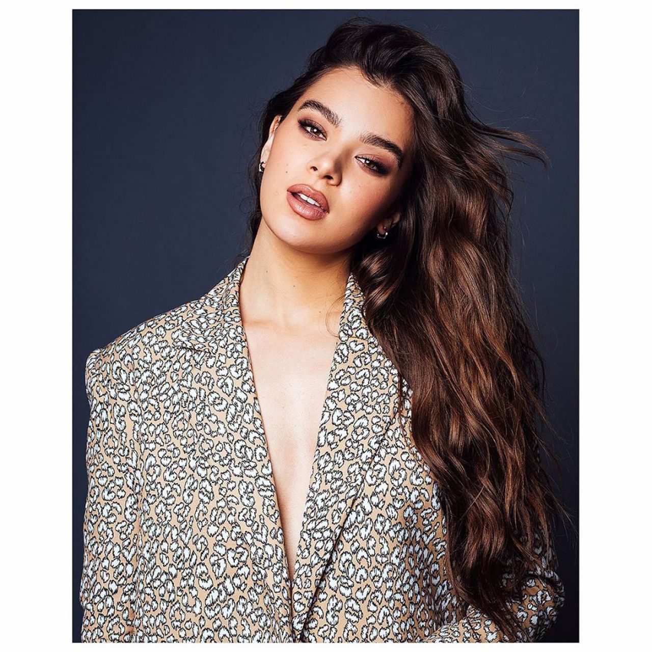 Hailee Steinfeld - AM 2 DM BuzzFeed News Photoshoot November 2019