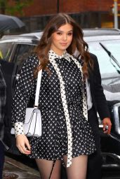 Hailee Steinfeld - Out in NYC 10/31/2019