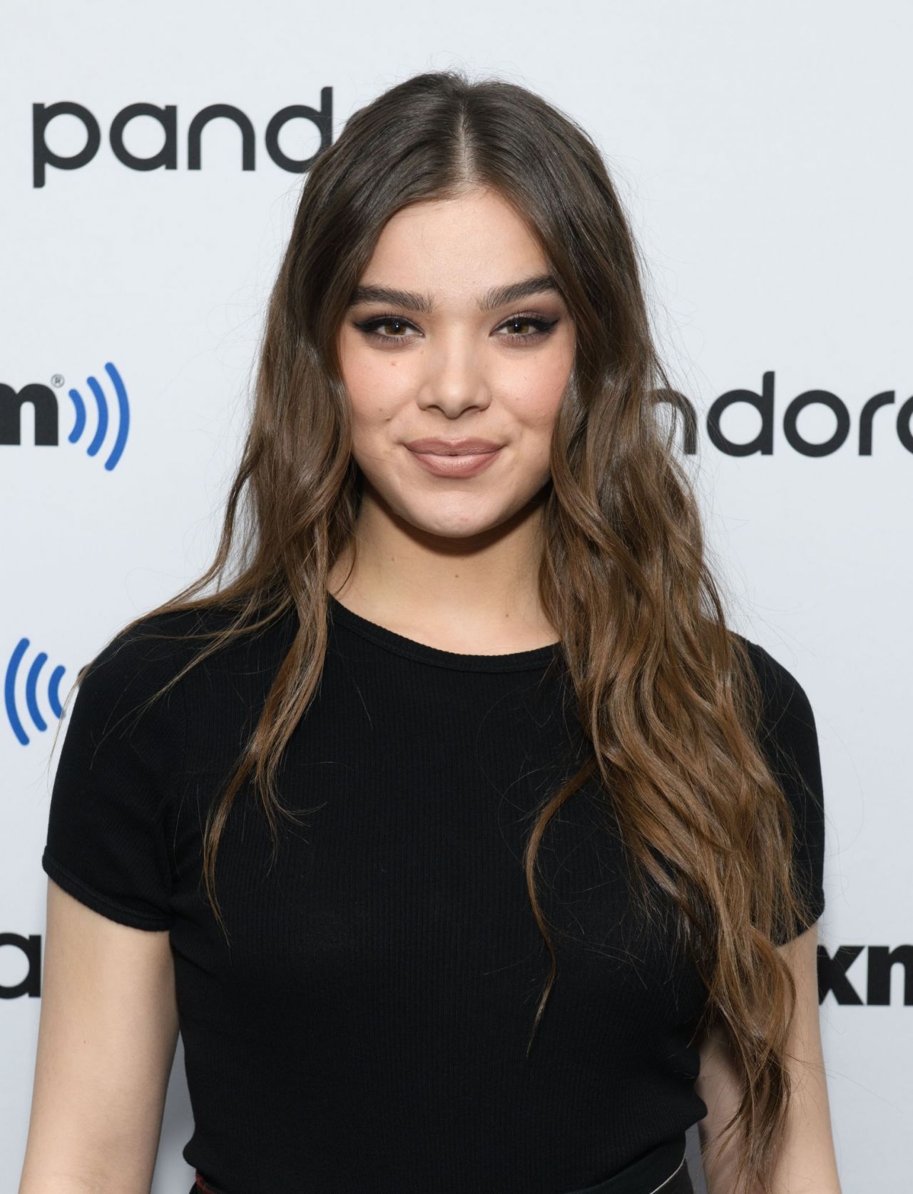 Hailee Steinfeld - SiriusXM Studios in NYC 11/01/2019 • CelebMafia