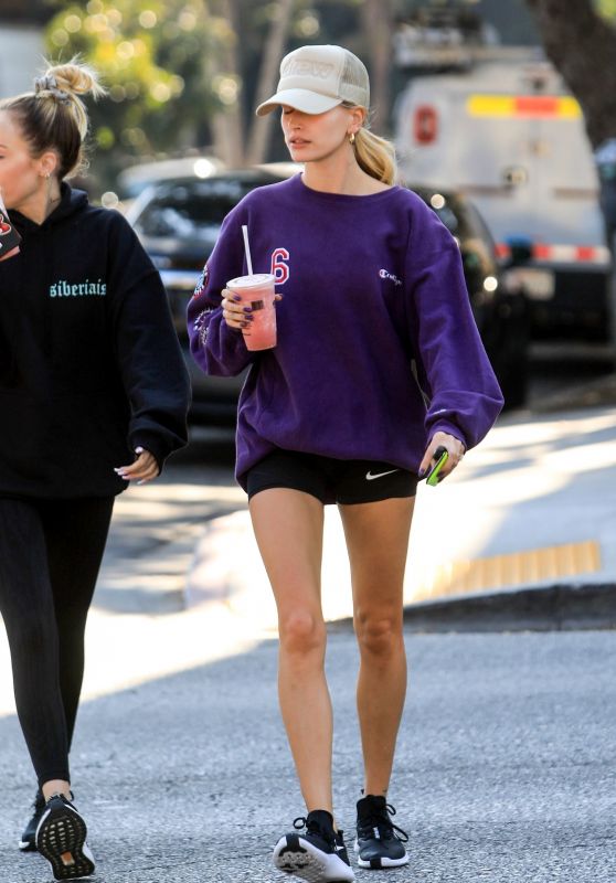 Hailey Rhode Bieber - Picks Up a Healthy Smoothie in West Hollywood 11/25/2019