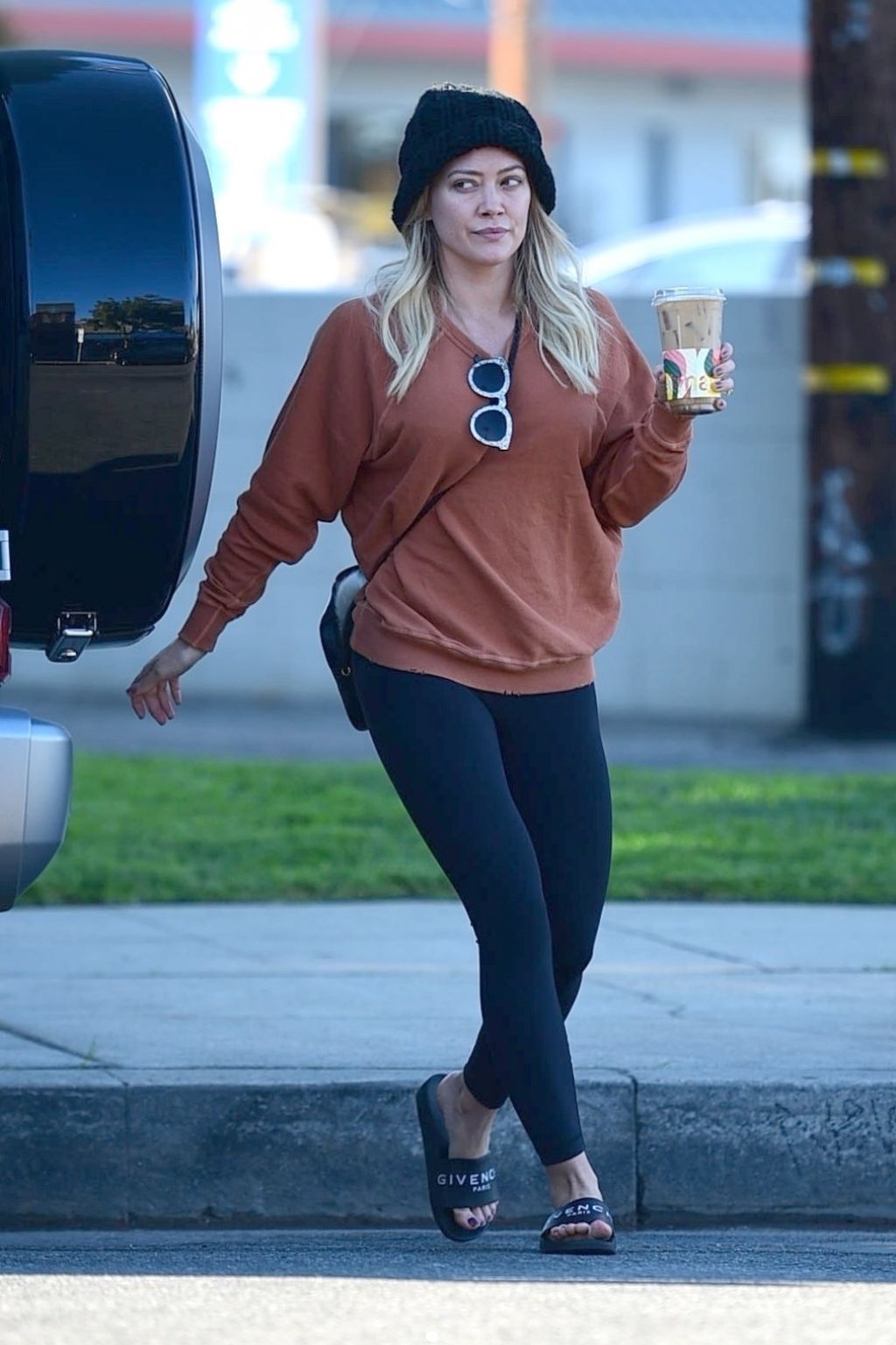 Hilary Duff Street Style 11/10/2019 • CelebMafia