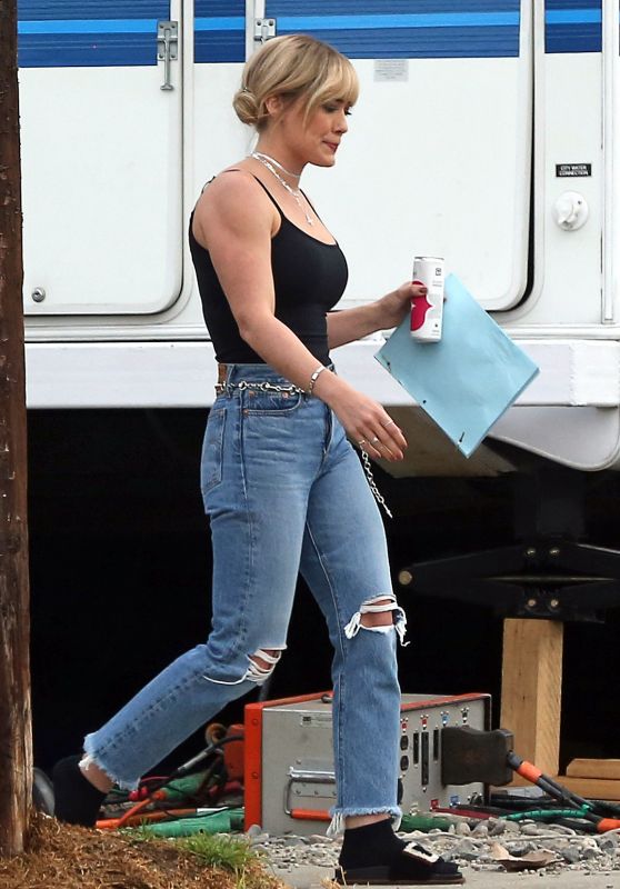 Hilary Duff - Takes a Break While Filming "Lizzie McGuire" in LA 11/19/2019