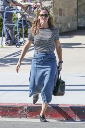 Jennifer Garner - Arrives for Sunday Church Services in the Pacific Palisades 11/03/2019