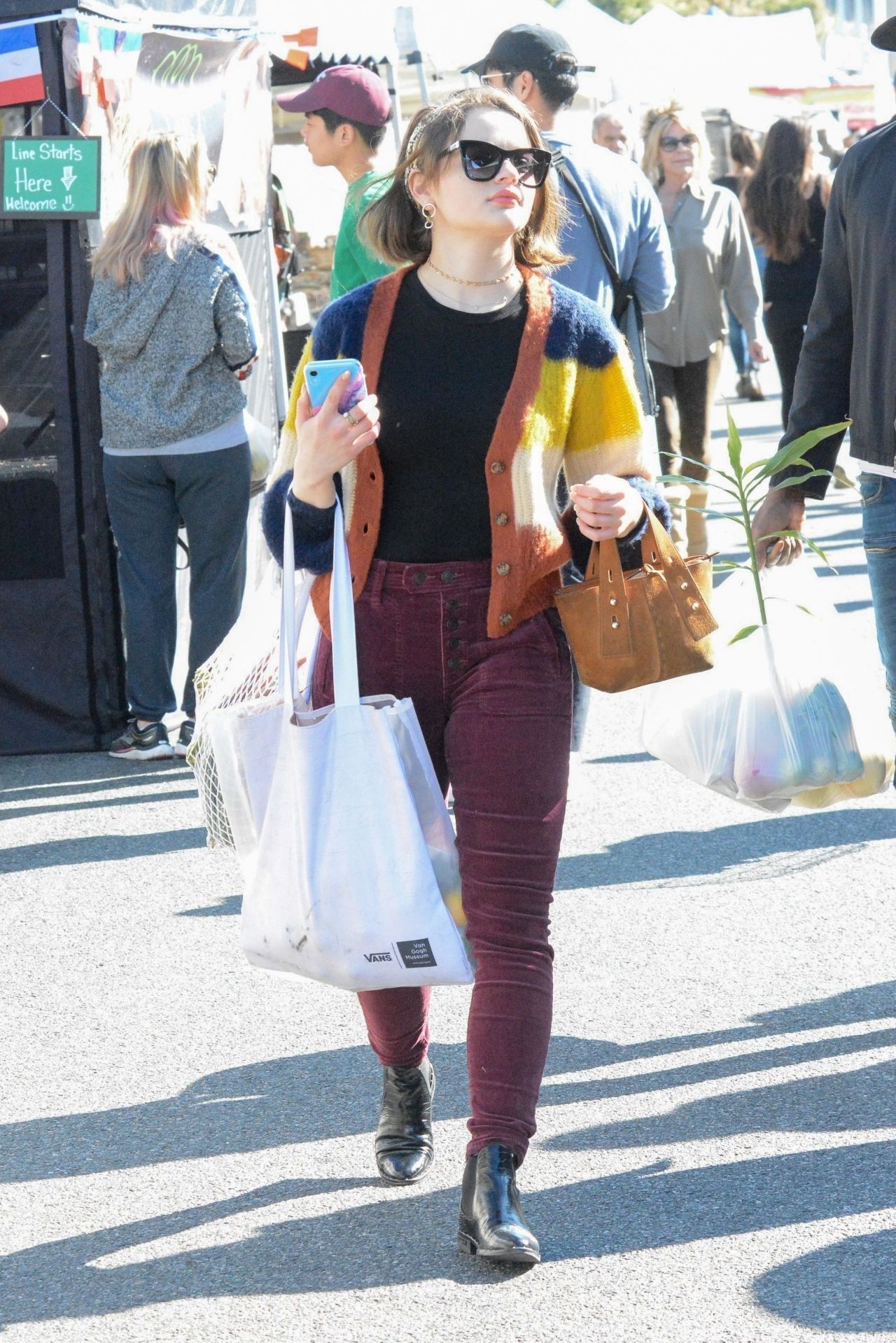 Joey King - Farmer's Market in LA 11/24/2019 • CelebMafia