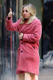Kaley Cuoco - "The Flight Attendant" Set in NYC 11/13/2019
