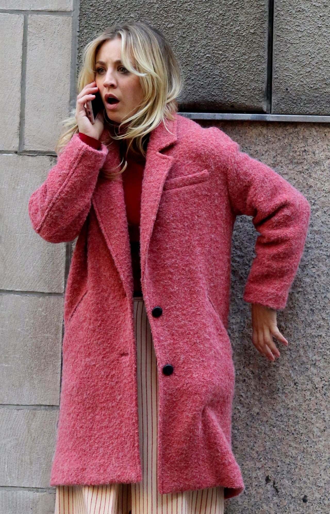 Kaley Cuoco - "The Flight Attendant" Set in NYC 11/13/2019 • CelebMafia