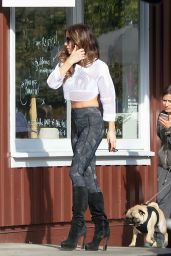 Kate Beckinsale in White Mesh Crop Top and Navy Leggings 11/20/2019