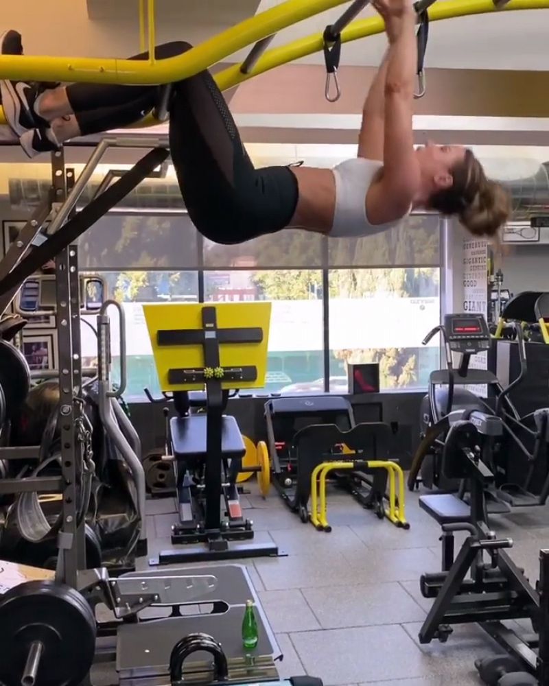 Kate Beckinsale - Social Media 11/26/2019 • CelebMafia