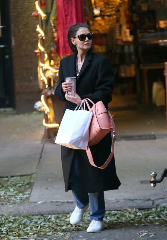 Katie Holmes - Shopping at Scent Elate in NY 11/25/2019 • CelebMafia