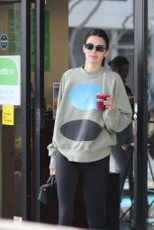 Kendall Jenner Cute Street Style 11/14/2019