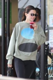 Kendall Jenner Cute Street Style 11/14/2019