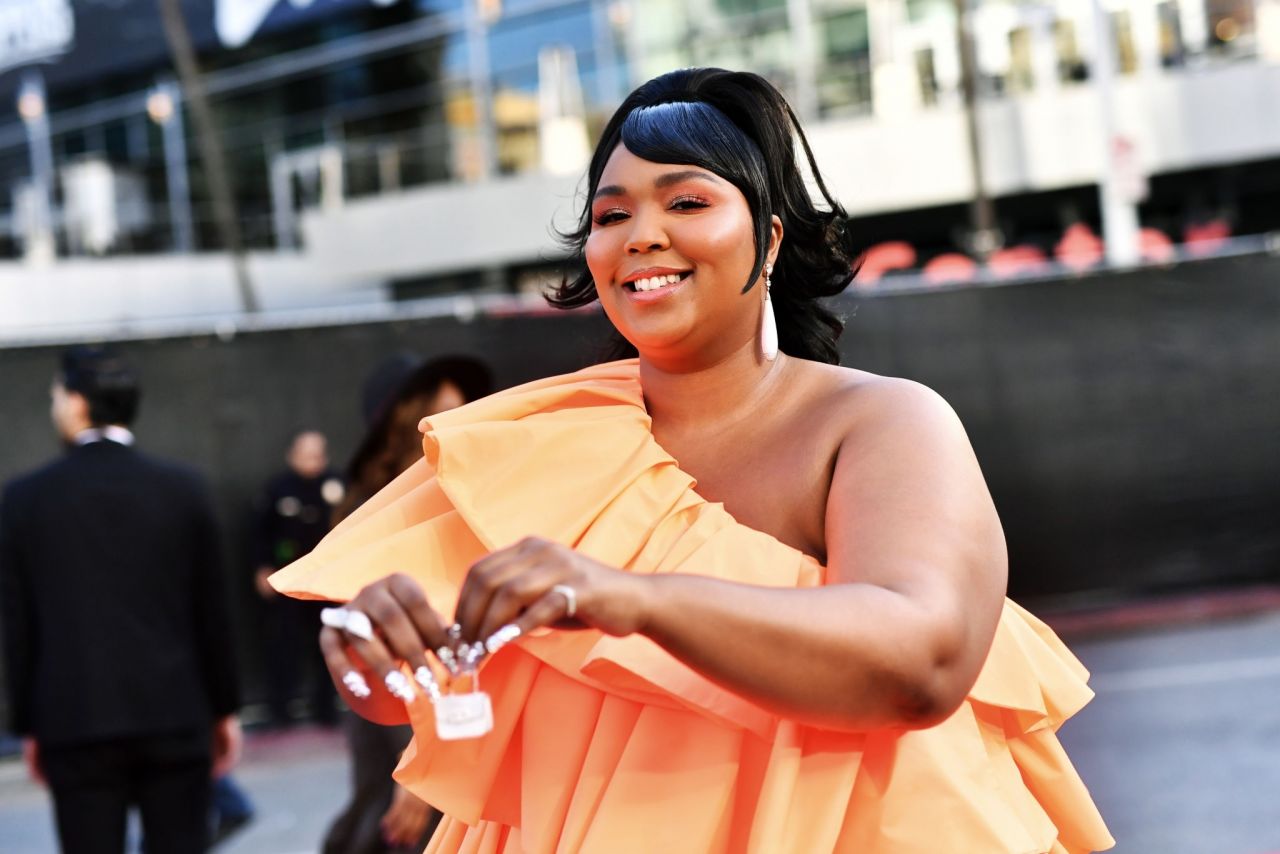 Lizzo – American Music Awards 2019 • CelebMafia