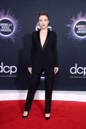 Maddie Hasson – American Music Awards 2019
