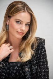 Margot Robbie – “Bombshell” Press Conference Photoshoot (more photos)