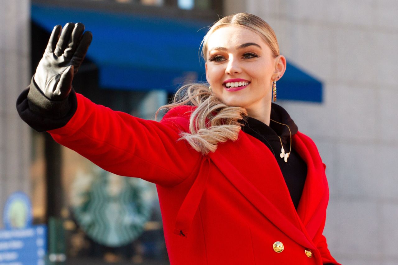 Meg Donnelly - 100th 6ABC Dunkin' Thanksgiving Day Parade in