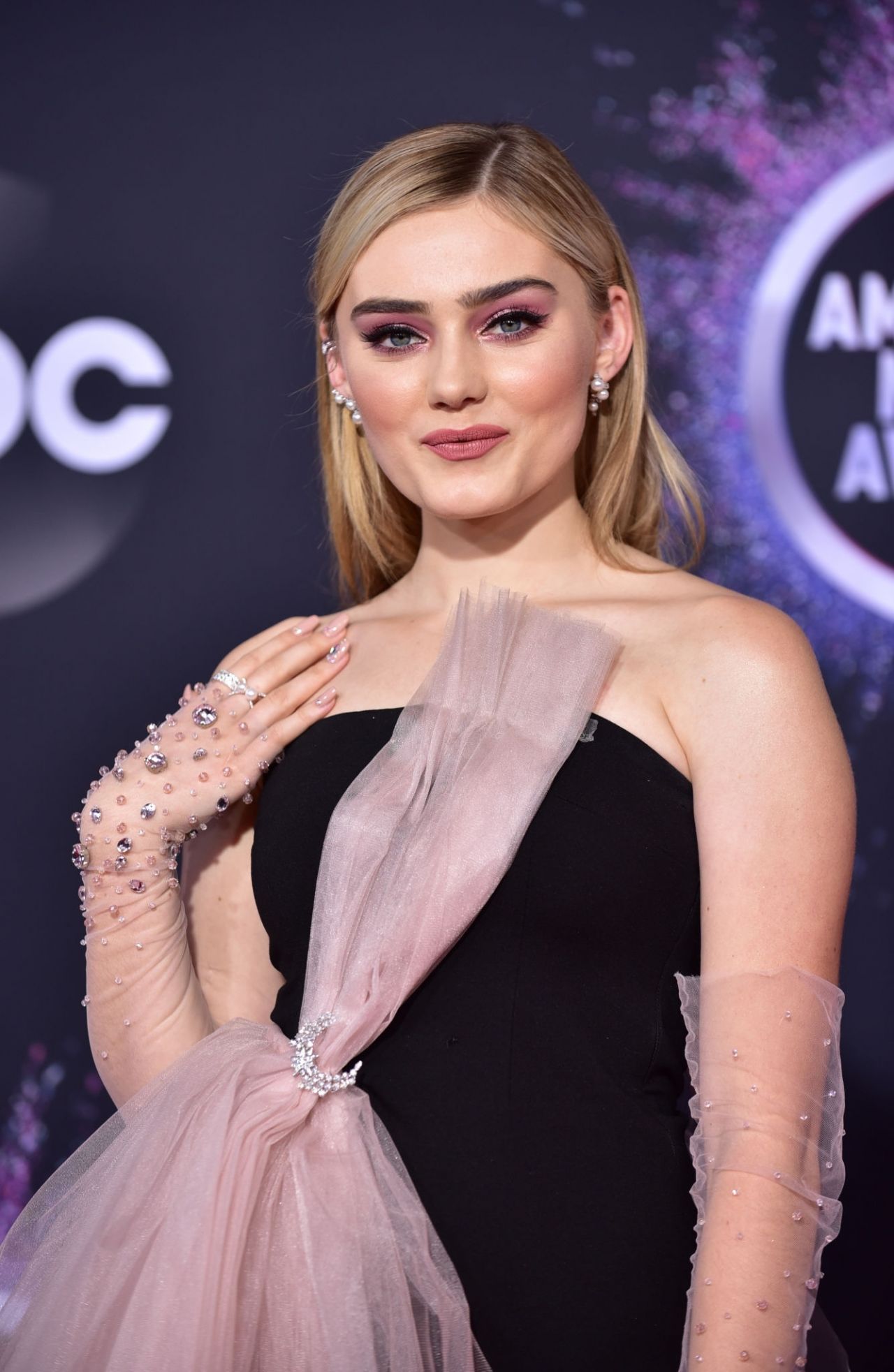 Meg Donnelly American Music Awards 2019 Celebmafia
