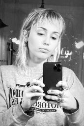 Miley Cyrus - Social Media 11/30/2019