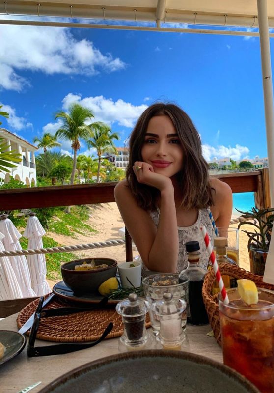 Olivia Culpo - Social Media 11/25/2019 • CelebMafia