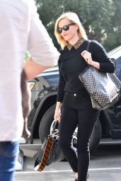Reese Witherspoon - Arrives at Her Office in LA 11/19/2019