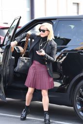 Reese Witherspoon - Arriving at Her Office in Brentwood 11/15/2019