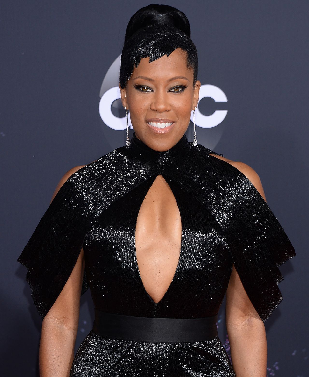 regina-king-american-music-awards-2019-3.jpg