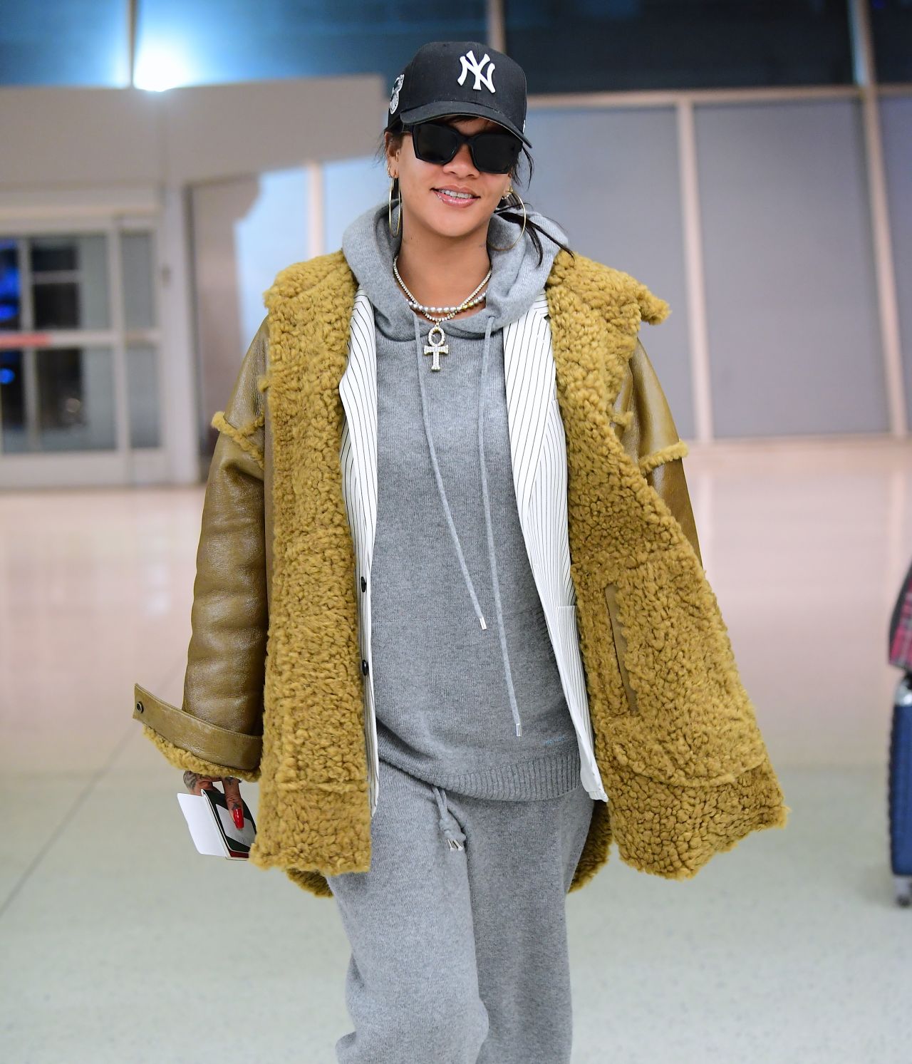 Rihanna at the Airport in Teaneck, New Jersey 11/29/2019 • CelebMafia