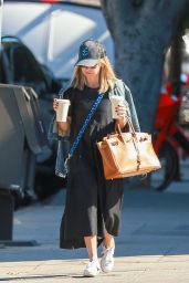 Sarah Michelle Gellar - Blue Bottle Coffee in Santa Monica 11/07/2019