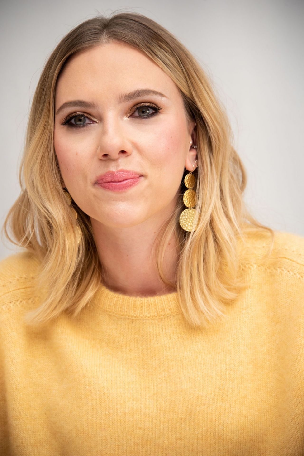 Scarlett Johansson - "Marriage Story" Press Conference in LA • CelebMafia