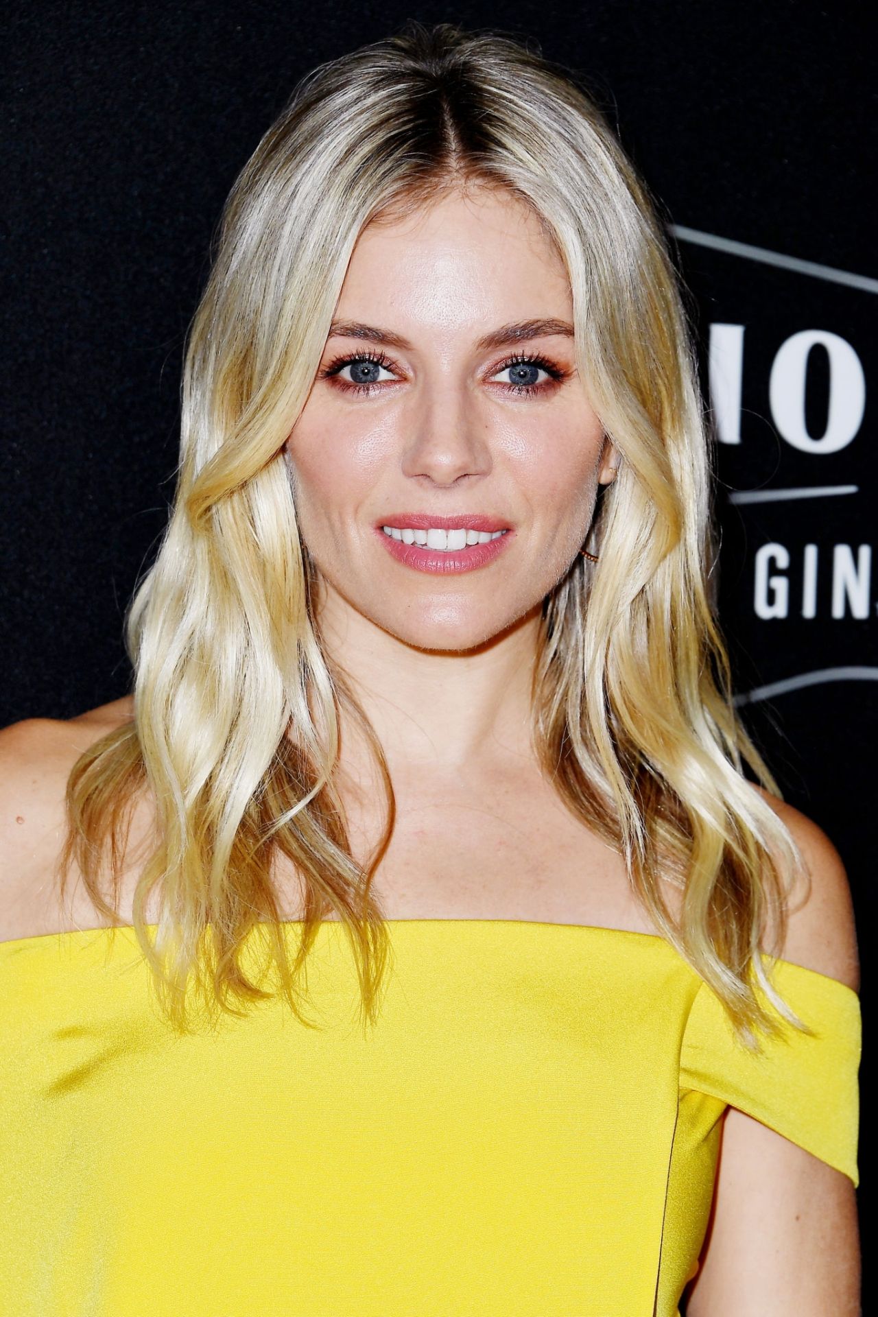 Sienna Miller – 2019 Hollywood Film Awards • CelebMafia