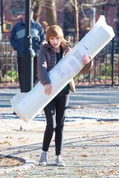Anna Kendrick - Tompkins Square Park in NYC 12/20/2019
