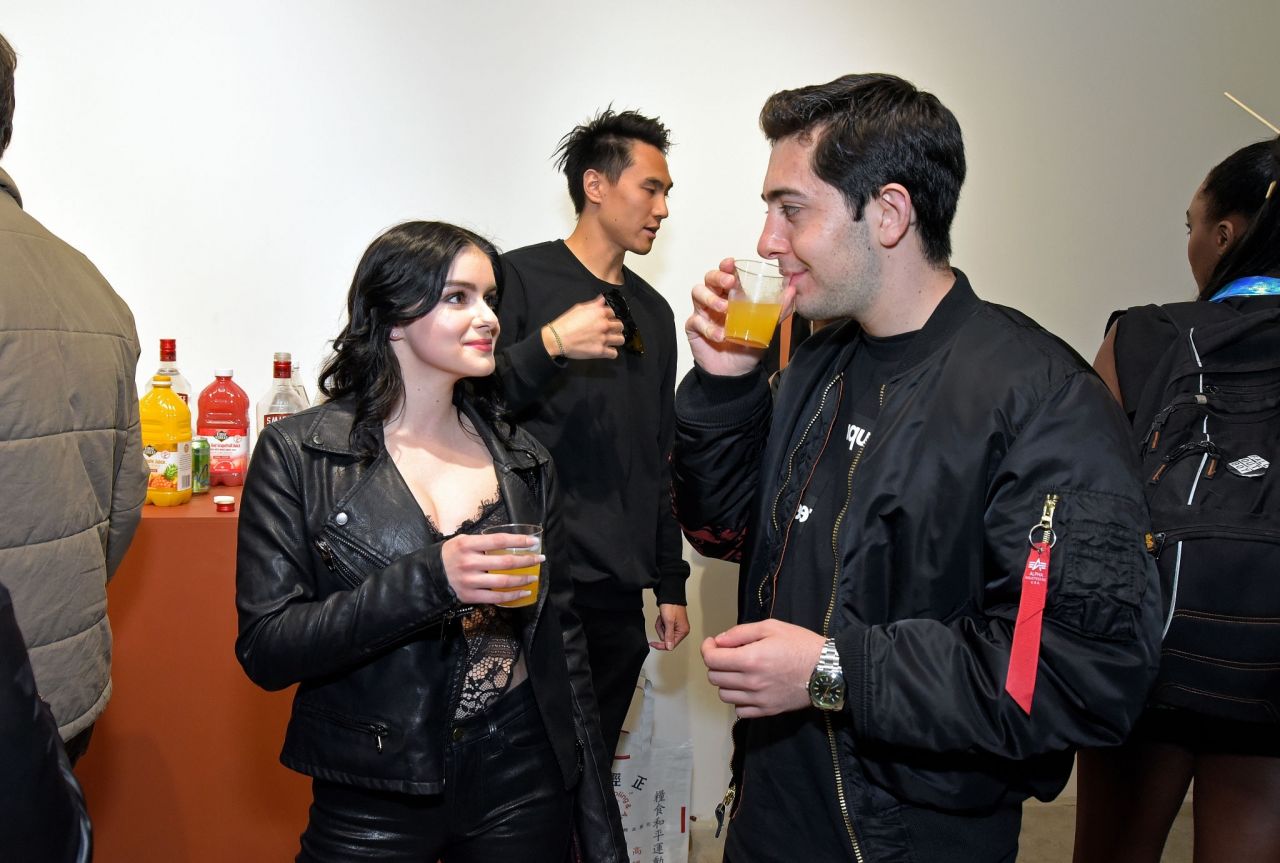 Ariel Winter - Dumpling & Associates Pop-Up Art Exhibition in LA 12/02