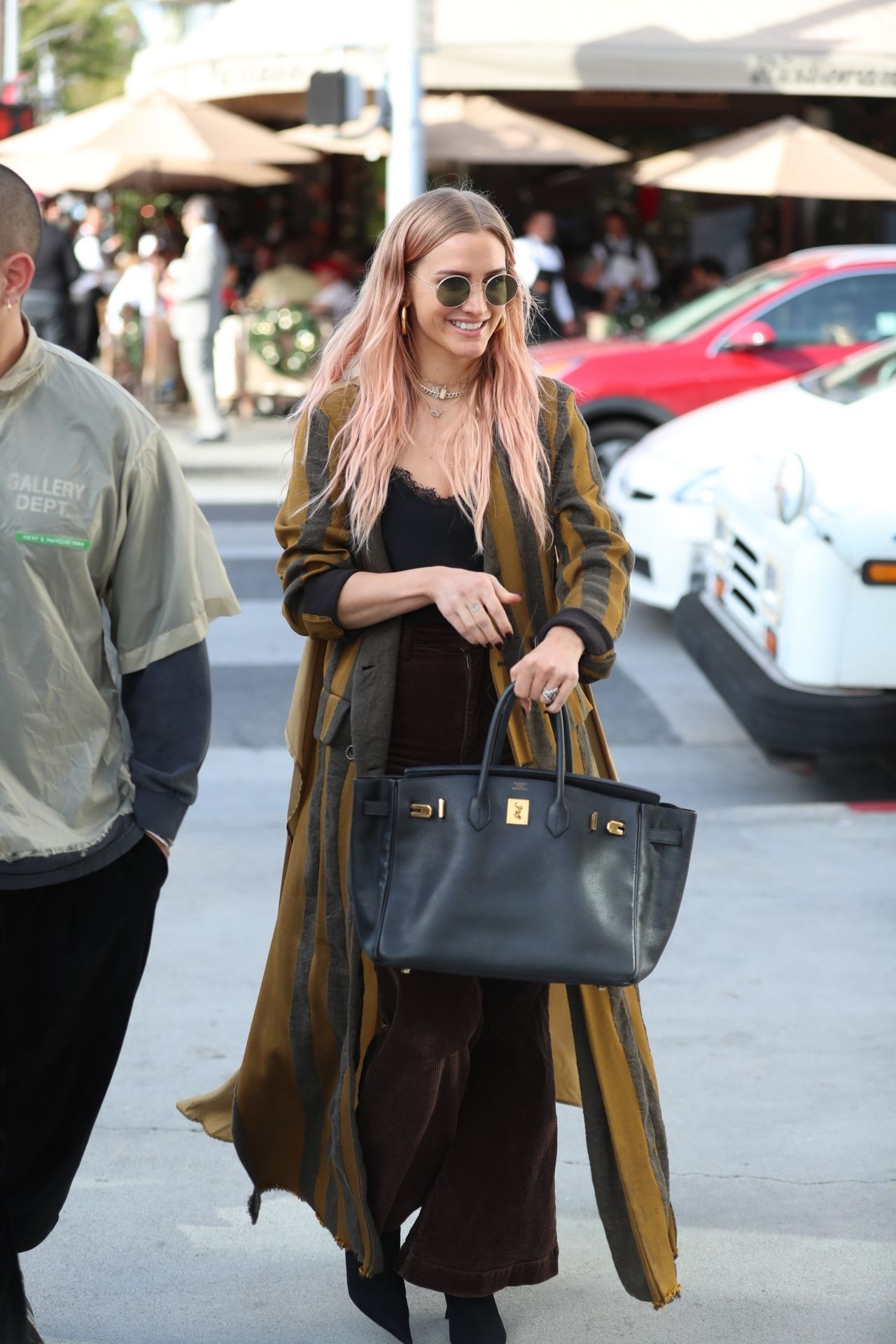 Ashlee Simpson at Senna Cosmetics and Make-Up Studio in Beverly