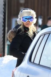 Dakota Johnson - Skiing in Aspen 12/23/2019