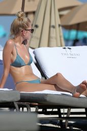 Daphne Groeneveld in a Green Bikini - Miami Beach 12/07/2019
