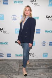 Elisabeth Rohm - Stars Shop Small For WeHo On Small Business Saturday 30/11/2019