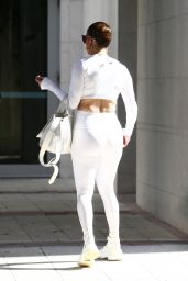 Jennifer Lopez in Skin-Tight White Leggings 12/14/2019