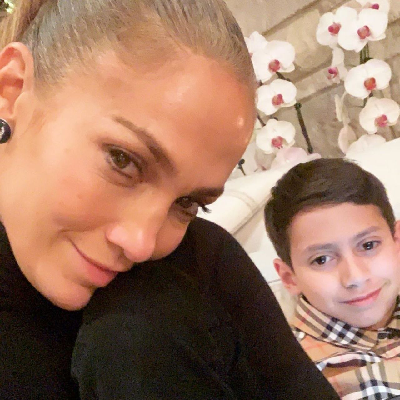 Jennifer Lopez - Social Media 12/02/2019 • CelebMafia