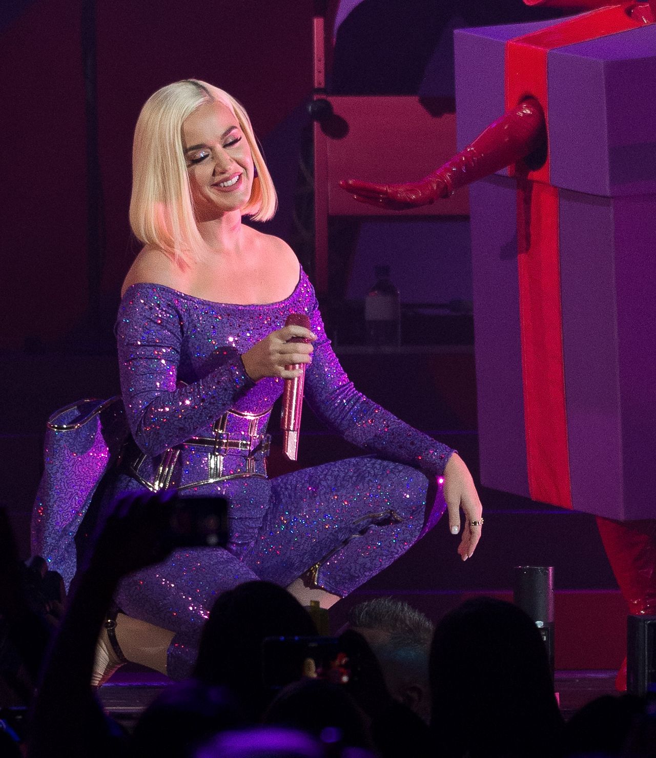 Katy Perry - B96 Jingle Bash in Chicago 12/07/2019 • CelebMafia