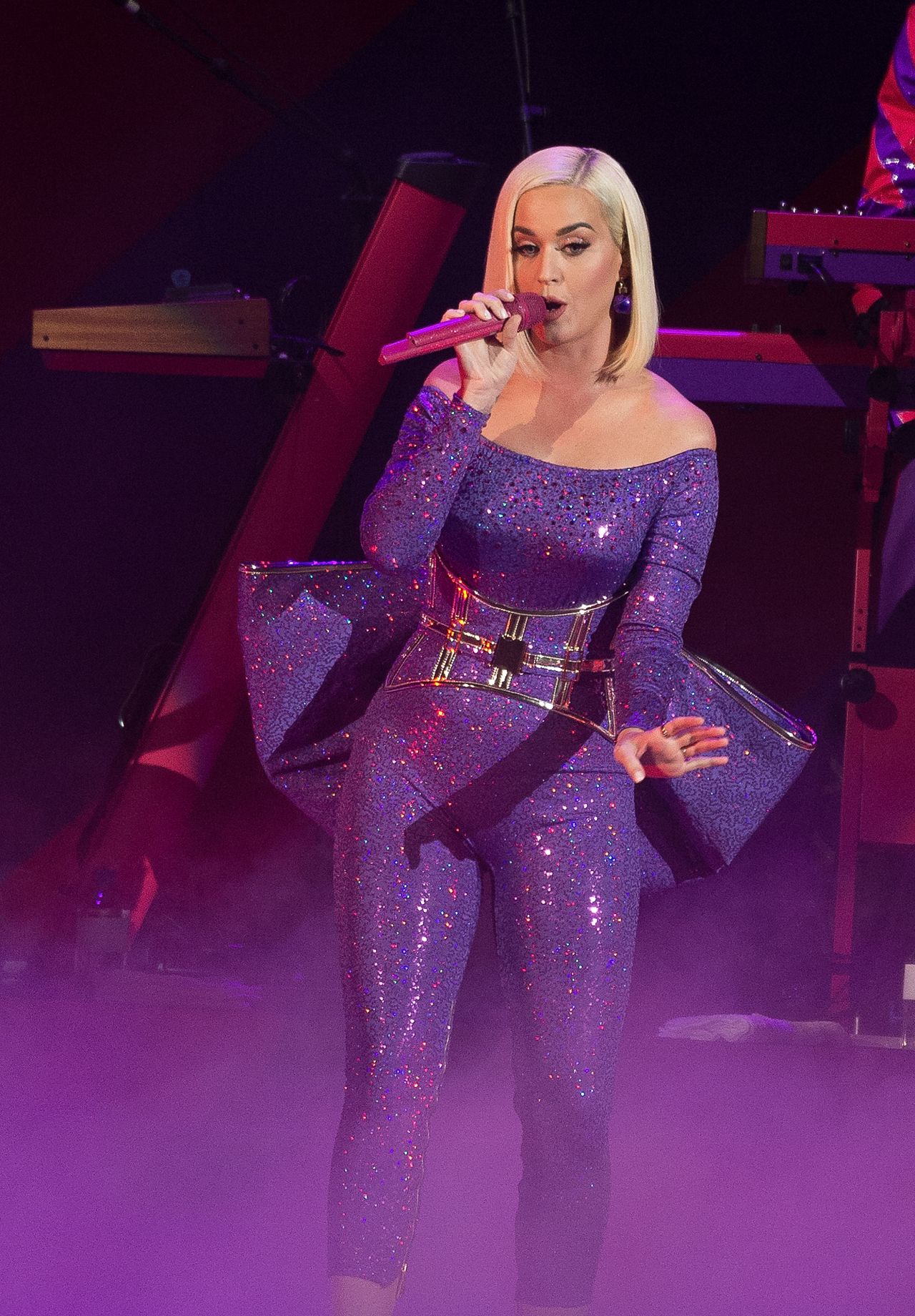 Katy Perry - B96 Jingle Bash in Chicago 12/07/2019 • CelebMafia