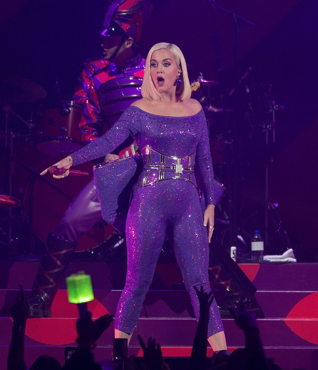 Katy Perry - B96 Jingle Bash in Chicago 12/07/2019 • CelebMafia