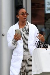 Kelly Rowland - Shopping in Beverly Hills 12/21/2019