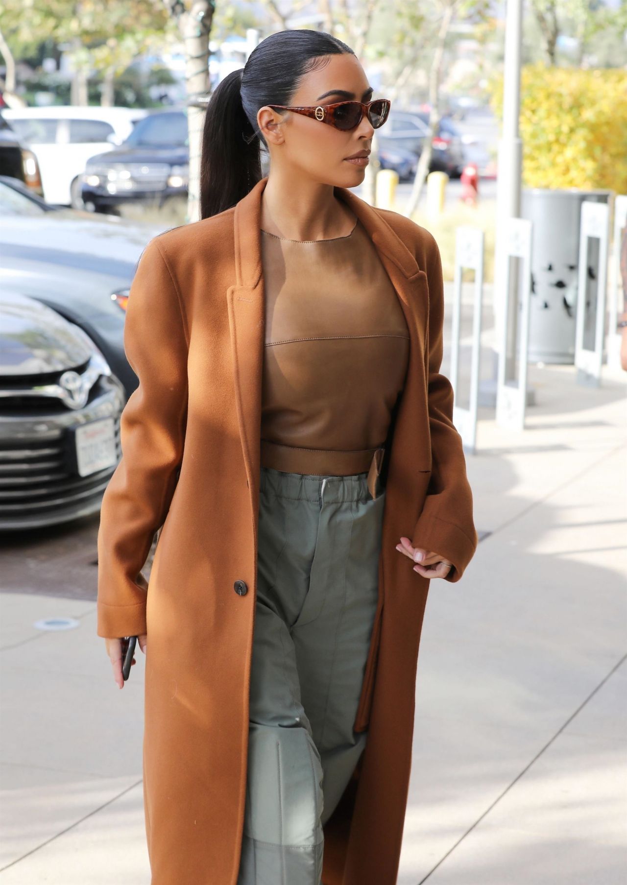 Kim Kardashian - Last-minute Christmas Shopping in Woodland Hills 12/24 ...