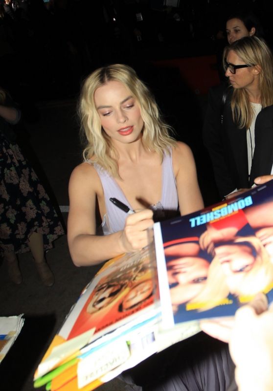 Margot Robbie – Greets Fans at the “Bombshell” Premiere in Westwood