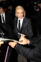 Nicole Kidman - Greets Fans at the "Bombshell" Premiere in Westwood