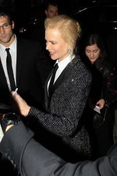 Nicole Kidman - Greets Fans at the "Bombshell" Premiere in Westwood