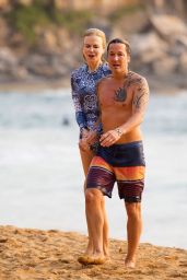 Nicole Kidman in a Swimsuit at the Beach in Sydney 12/27/2019