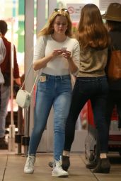 Reese Witherspoon and Ava Elizabeth Phillippe - Shopping for Christmas 12/21/2019