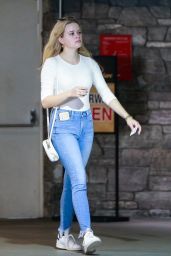 Reese Witherspoon and Ava Elizabeth Phillippe - Shopping for Christmas 12/21/2019